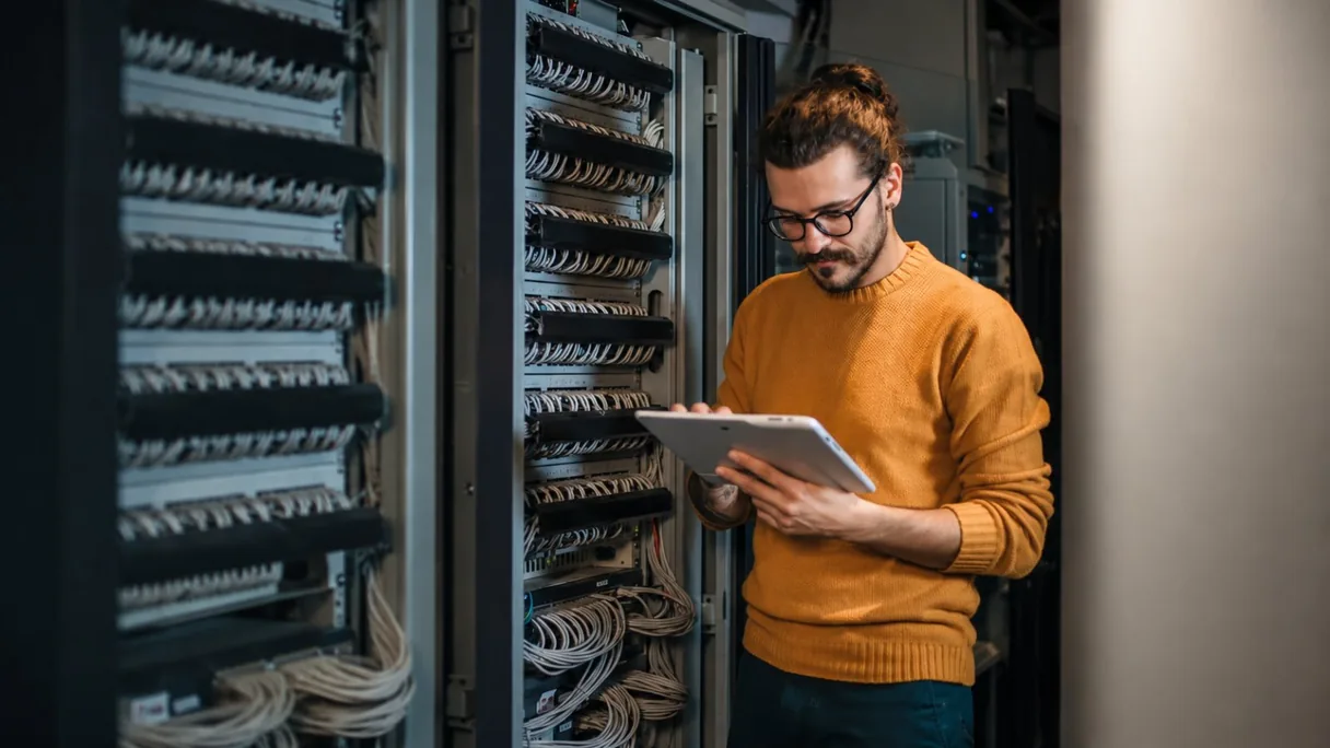 Data center operations engineer